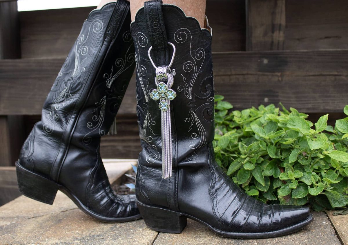 Turquoise Cross Boot Bola - Image 3